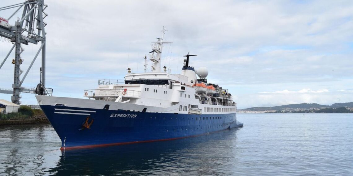 El buque Expedition, entregado por astilleros San Enrique (Marina Meridional) tras su puesta a punto en las instalaciones de Vigo.
- MARINA MERIDIONAL