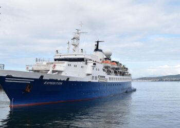 El buque Expedition, entregado por astilleros San Enrique (Marina Meridional) tras su puesta a punto en las instalaciones de Vigo.
- MARINA MERIDIONAL