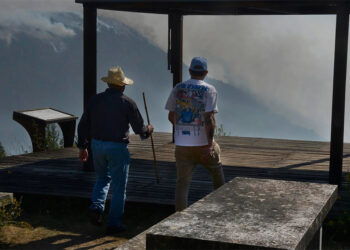 Desalojada una nueva aldea en Pantón por el fuego, mientras el resto de evacuados regresan a sus casas