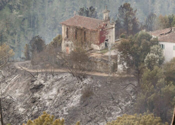 El PP veta investigar los incendios que arrasaron Ourense y el BNG censura las "negligencias"