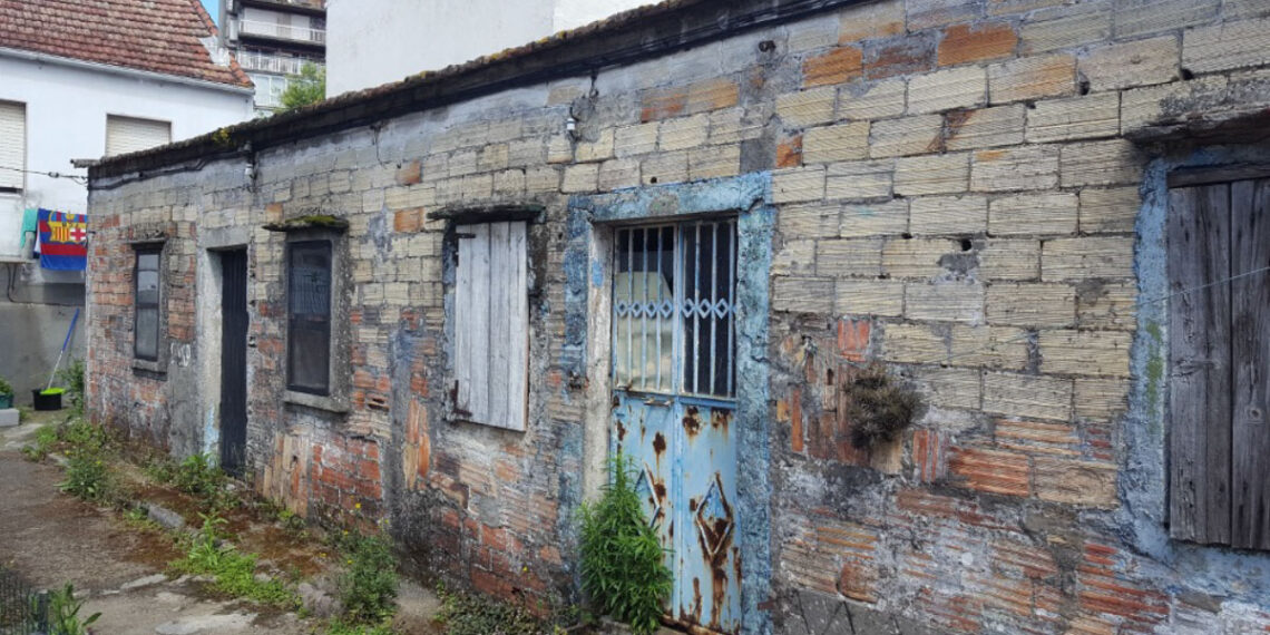 Vigo demolerá una vivienda en ruinas junto a Gran Vía y requerirá 15.000€ a sus dueños