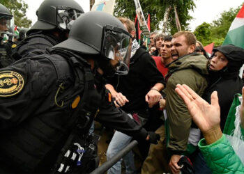 Protesta propalestina que bloqueó el final de La Vuelta en Mos // MIGUEL NÚÑEZ