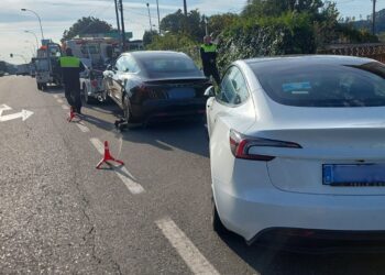 La Policía Local inmoviliza dos vehículos de Uber en Vigo en una sola mañana