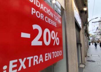 La 'milla de oro' de Vigo se despide de una tienda con una "liquidación total por cierre"