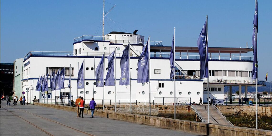 Adiós a la hostelería en el Náutico de Vigo, cierra solo para socios y despide a parte de la plantilla