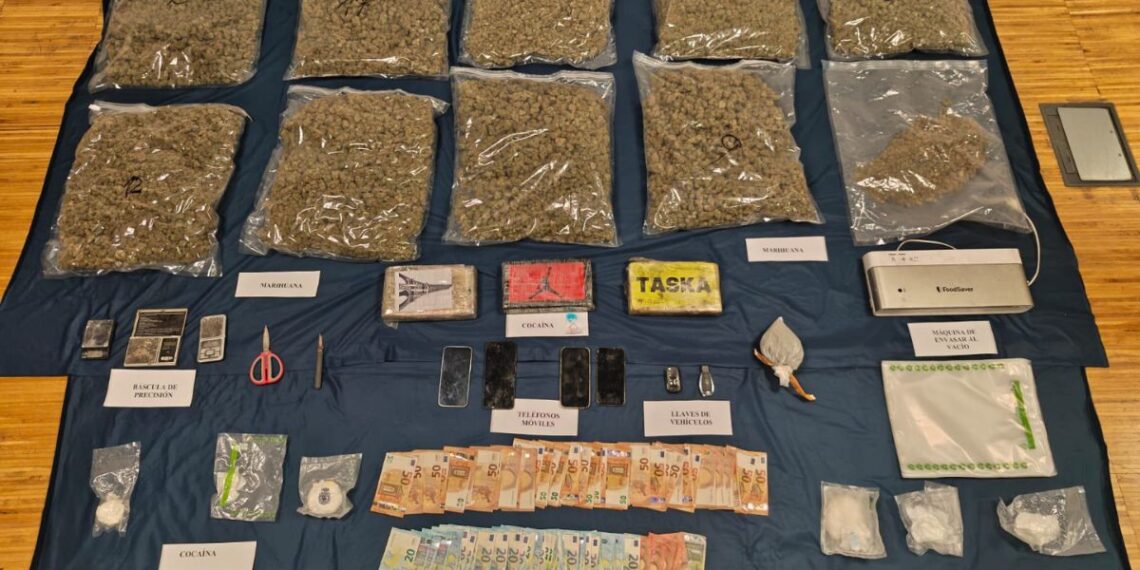 Desarticulan en Vigo y Nigrán un grupo criminal dedicado a la venta de drogas y detienen a 3 personas