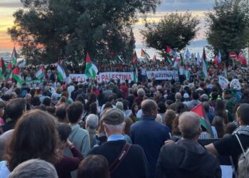 Cientos de personas claman en Vigo contra el genocidio en Gaza y en defensa de la flotilla