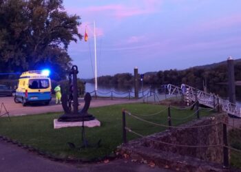 Rescatado un joven en Tui tras caer en una zona de difícil acceso en el río Miño