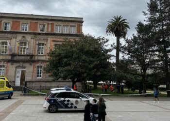 Hallan un cuerpo sin vida colgado de un árbol en la zona de Montero Ríos de Pontevedra