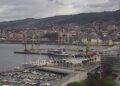 Amplio despliegue en el Puerto de Vigo por un vertido tras implosionar un silo