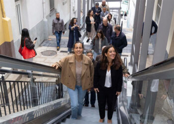 Vigo inspira a A Coruña, que estrena unas escaleras mecánicas en el barrio de Monte Alto