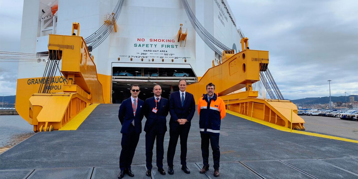 A UVigo inviste doutora honoris causa a Begoña Vila pola súa contribución na exploración do Universo