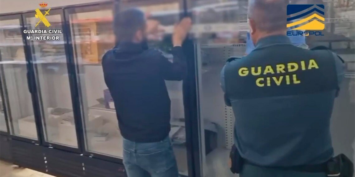 Un detenido y ocho investigados en Vigo en una macrooperación por vender alimentos en mal estado