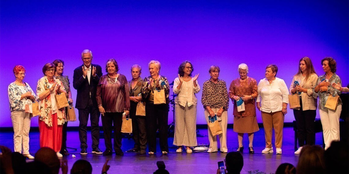 Gala emotiva en Vigo para homenajear los 40 años de las madres de Érguete que lucharon contra la droga