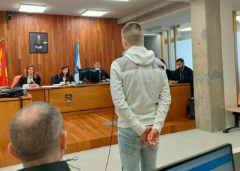 Acepta 3 años y 9 meses de cárcel el joven que apuñaló a otro durante el Carnaval de Verano de Redondela