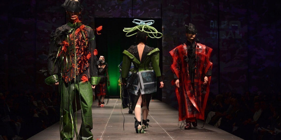 Se buscan modelos en la provincia de Pontevedra para participar en el desfile de Debut 2025