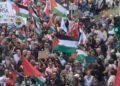 Marea humana en Santiago contra "dos años de genocidio y 77 de ocupación" en Palestina