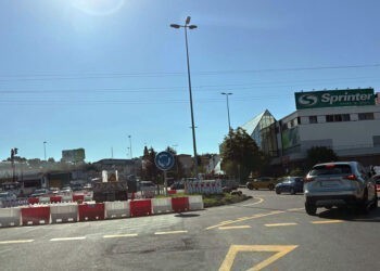 Despistes y lío en la nueva turborrotonda de la Avenida de Madrid, ¿cómo elegir el carril correcto?