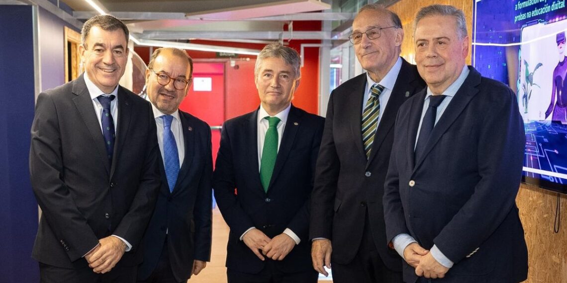 Las tres universidades gallegas, Educación y Sanidade avalan el acuerdo para descentralizar Medicina