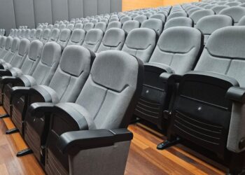 Nueva imagen para uno de los principales espacios culturales de Tomiño, así ha transformado su auditorio