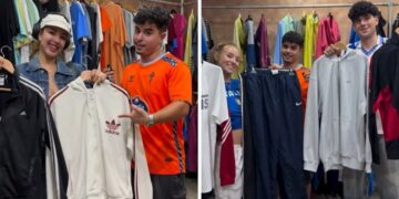 Vigo acoge un mercado de ropa vintage con más de 2.000 prendas de conocidas marcas a 9 euros