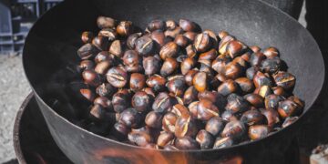 Castañas gratis y pan con chorizo a "precios populares" en un magosto de Vigo