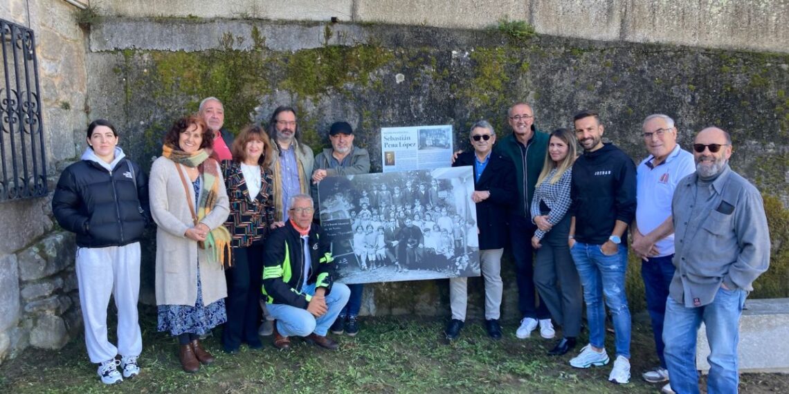 Nigrán restaura la memoria de su maestro republicano reviviendo una emotiva imagen