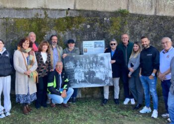 Nigrán restaura la memoria de su maestro republicano reviviendo una emotiva imagen