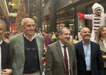 La Navidad crece en Vigo con un mágico encendido en A Laxe repleto de ilusión y música
