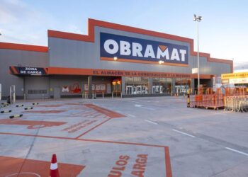 Obramat abrirá dos nuevos grandes almacenes en Galicia y busca empleados