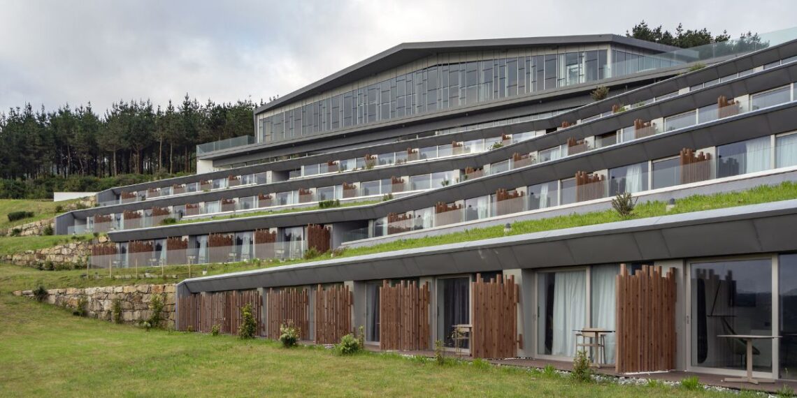 Uno de los paradores más llamativos de Galicia refuerza su oferta ampliando la temporada de apertura