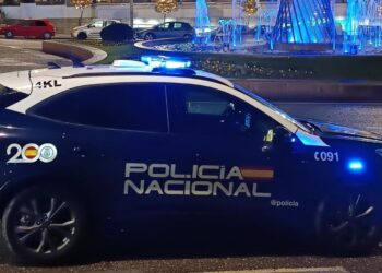 Detenido un hombre que trató de robar en un local del centro de Vigo y se escondió bajo un coche