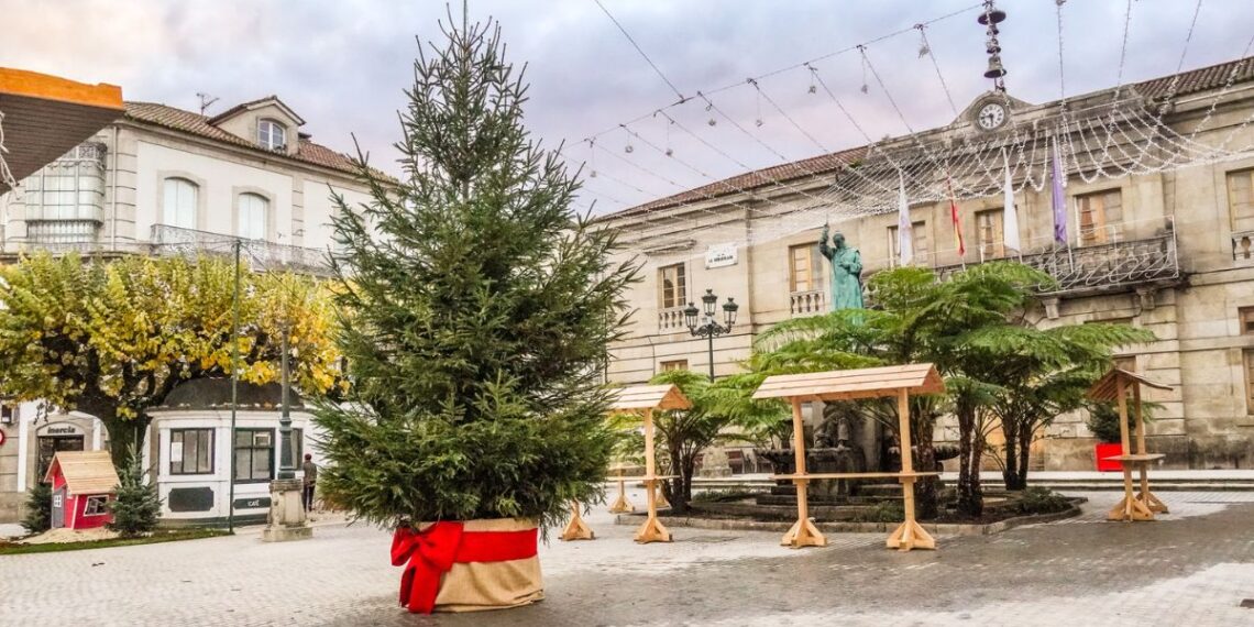 El sur de Galicia inaugura un idílico Camiño de Nadal con "un itinerario de luz" guiado por un hada