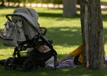 El Gobierno defiende una prestación universal de 200 euros por hijo