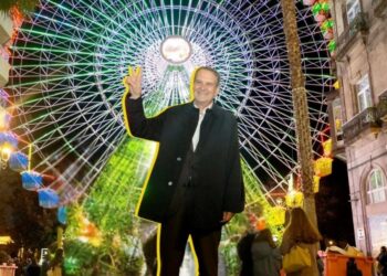 Caballero acusa a Rueda de dar la espalda a la "revolución económica" de la Navidad de Vigo