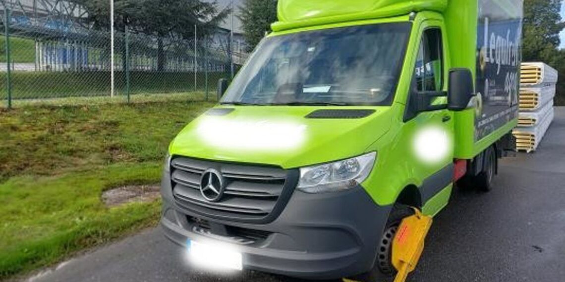 Interceptan un camión en Vigo que superaba en un 50% la carga permitida