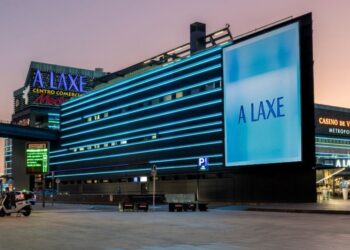 Los centros comerciales de Vigo arrancan las compras "non stop" con horarios especiales