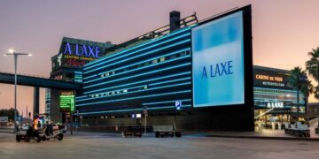 Los centros comerciales de Vigo arrancan las compras "non stop" con horarios especiales