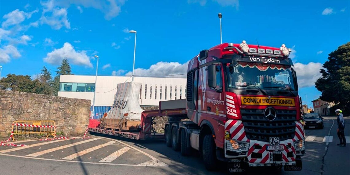 Llega al Centro de Protonterapia de Galicia el primer elemento del acelerador para tratar el cáncer