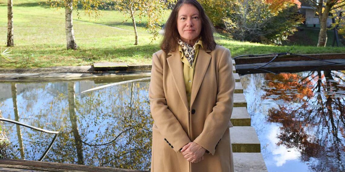 Dolores Garza renova por seis anos o cargo como decana de Ciencias Económicas e Empresariais