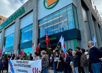 "Gritos, insultos o faltas de respeto", el "duro día a día" que denuncian trabajadores de Mercadona en Vigo
