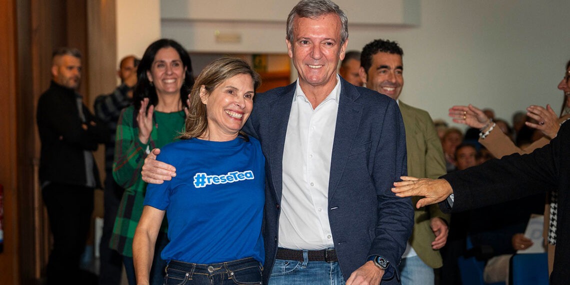 Rueda respalda a Nava Castro en el Congreso del PP de Ponteareas como "referente" en Galicia