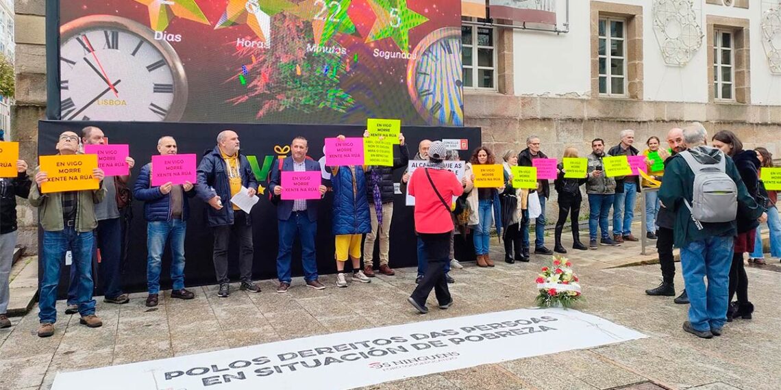Piden a Caballero "que no le cieguen" las luces de la Navidad de Vigo y vea las "sombras" de los 'sintecho'