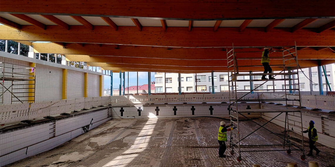 Caballero afirma que la piscina de Teis "marcha a buen ritmo" y carga contra la Diputación de Pontevedra