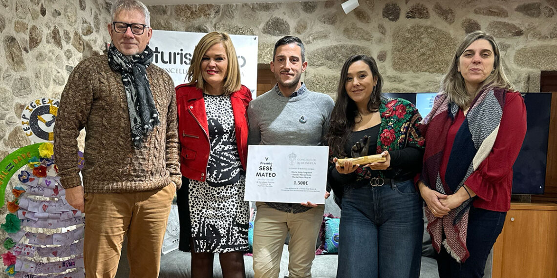 Redondela entrega el Premio Sesé Mateo denunciando la "normalización de la cultura de la violación"