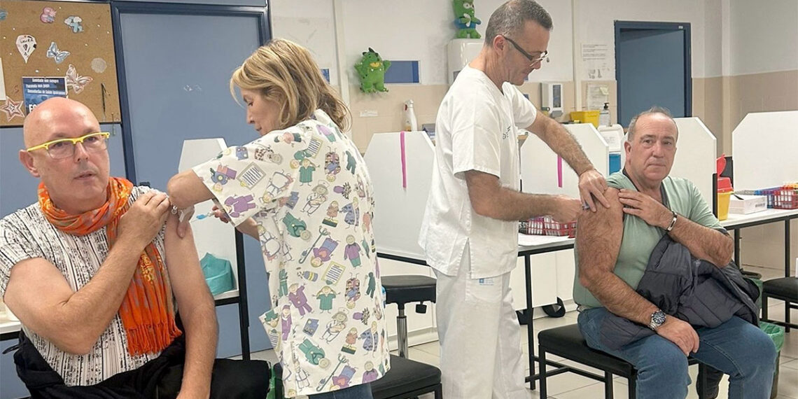 El Sergas busca "acelerar" la vacunación contra la gripe y suma ya casi 700.000 personas cubiertas