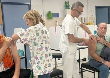 El Sergas busca "acelerar" la vacunación contra la gripe y suma ya casi 700.000 personas cubiertas