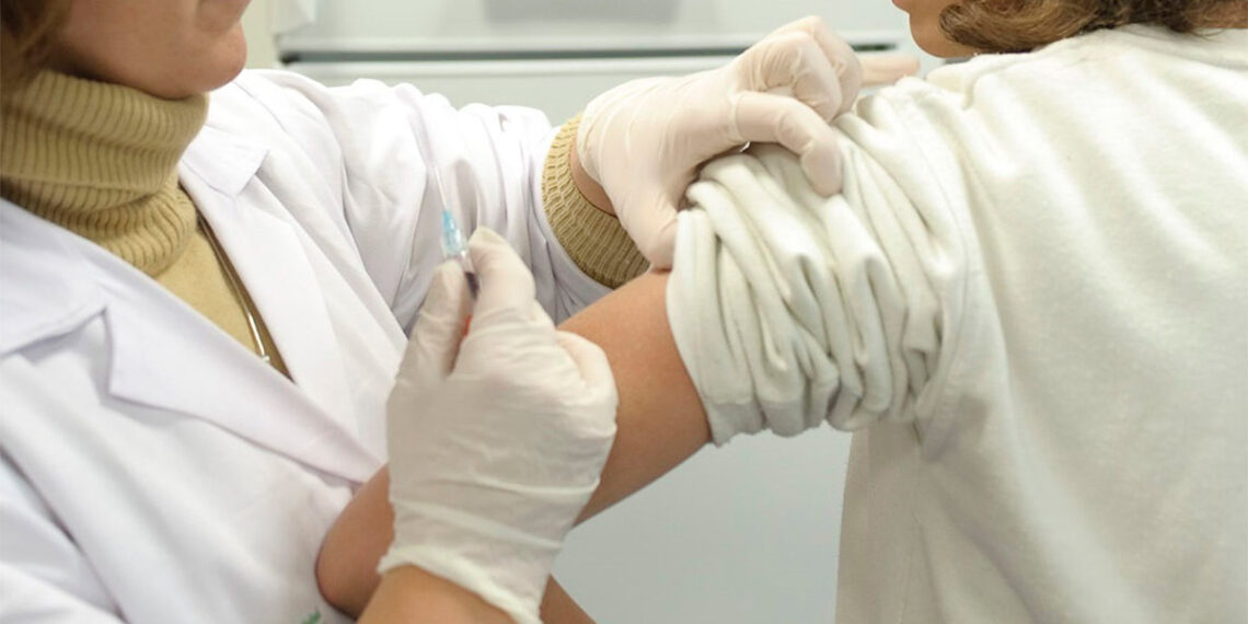 La ola de gripe continúa en Galicia con intensidad baja pero con tendencia creciente