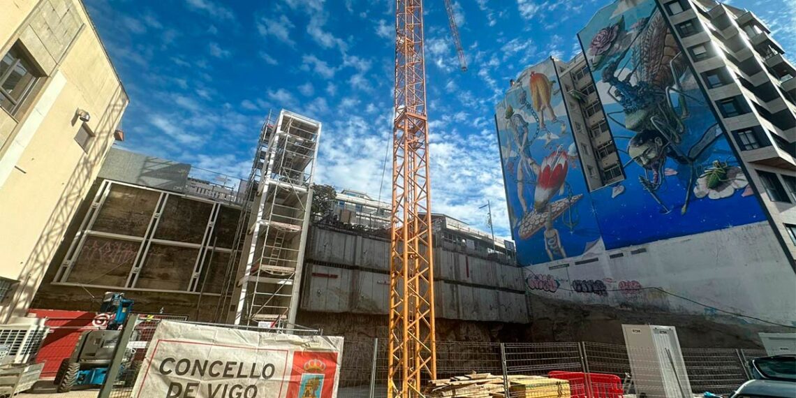 El Vigo Vertical avanza con un "hermoso" ascensor que permite crear un corredor mecánico hasta O Castro