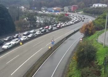 Un accidente de tráfico causa importantes retenciones en la A-55 en Mos en sentido Vigo